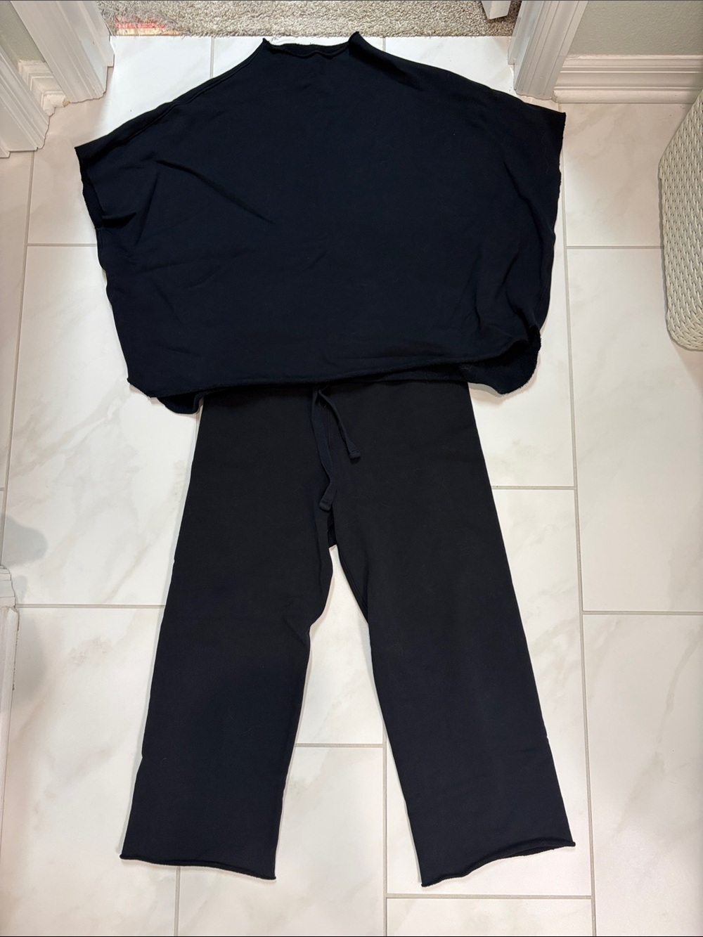Frank & Eileen Black Relaxed Top and Drawstring Pants Set